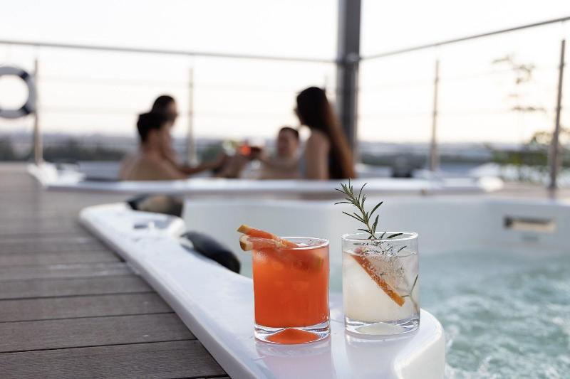 Th Hotel Vivienda image