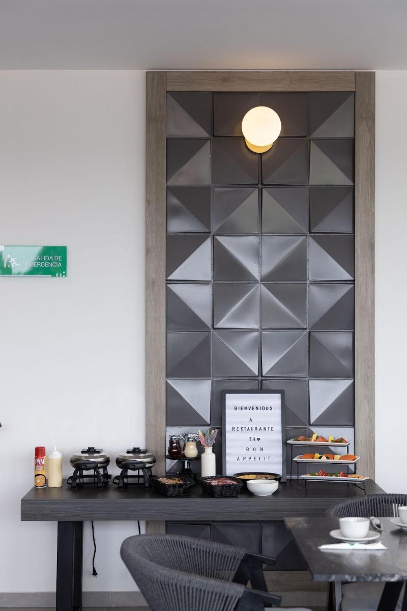 Th Hotel Vivienda image