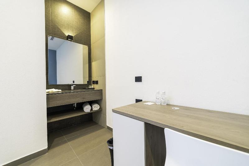 Th Hotel Vivienda image
