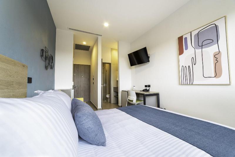 Th Hotel Vivienda image