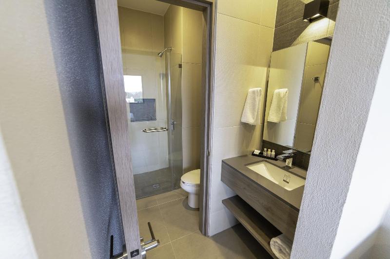 Th Hotel Vivienda image