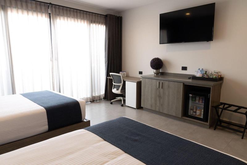 Th Hotel Vivienda image
