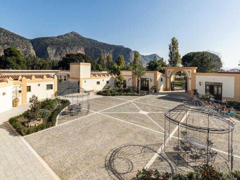 Villa Del Gattopardo image