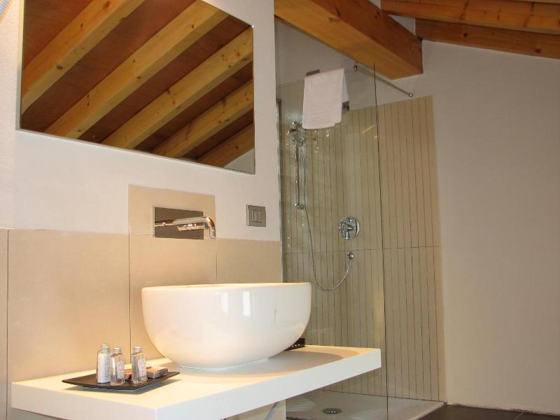Parizzi Suites Restaurant image