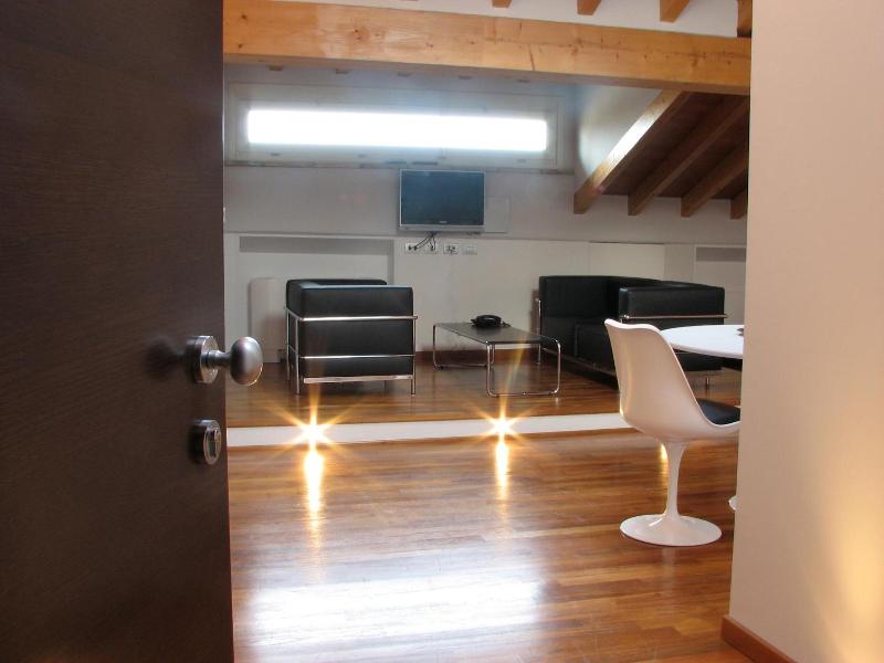 Parizzi Suites Restaurant image
