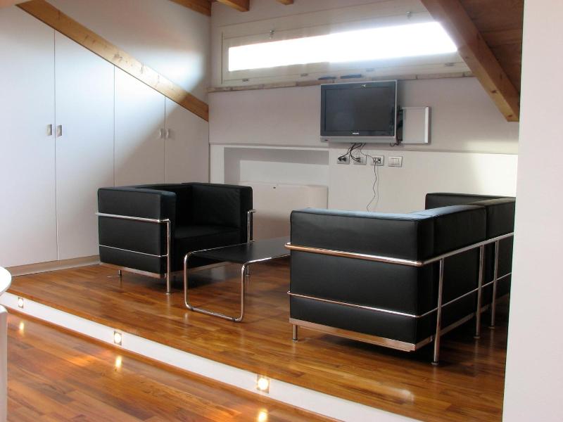 Parizzi Suites Restaurant image