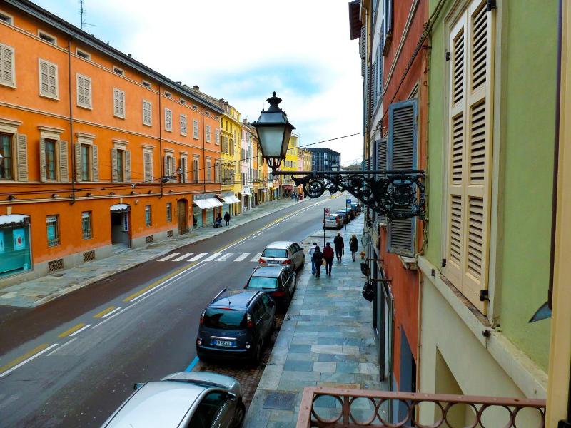 Parizzi Suites Restaurant image