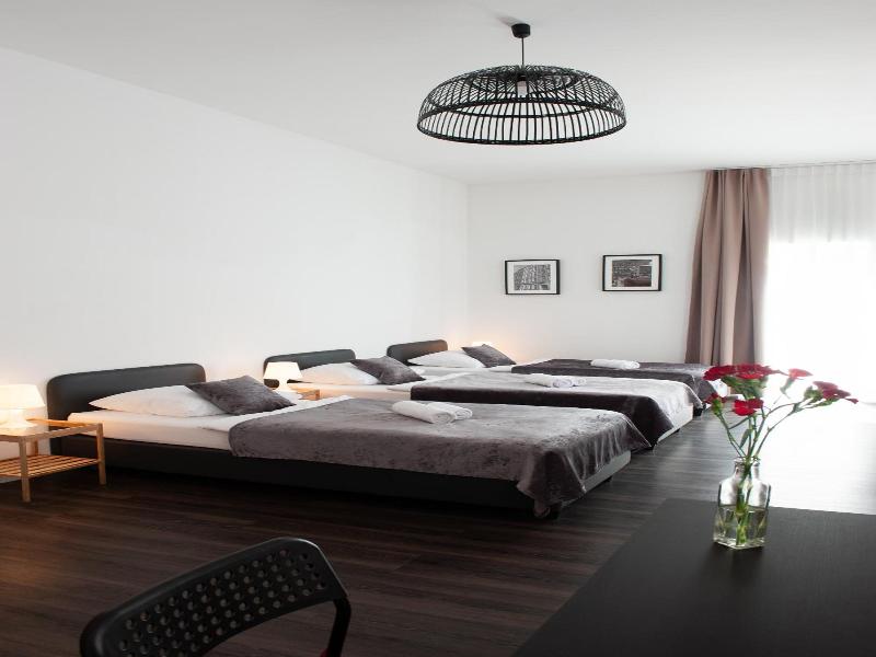 Aparthotel Lenau image