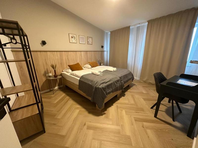 Aparthotel Lenau image
