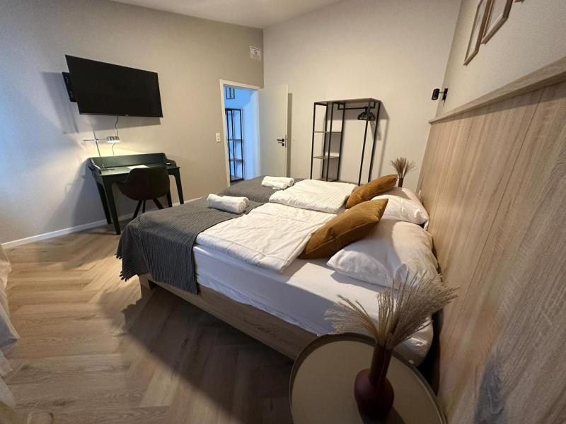 Aparthotel Lenau image
