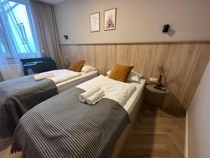 Aparthotel Lenau image