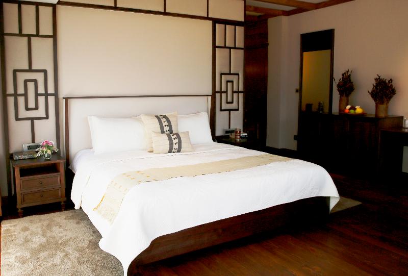 Ozen Resort image