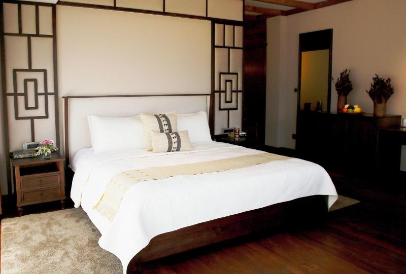 Ozen Resort image