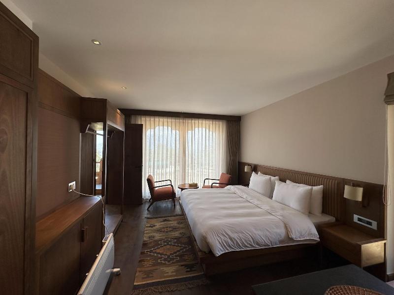 Ozen Resort image