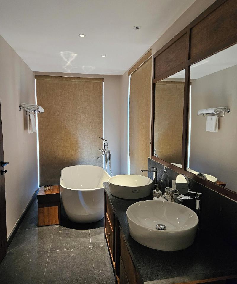 Ozen Resort image