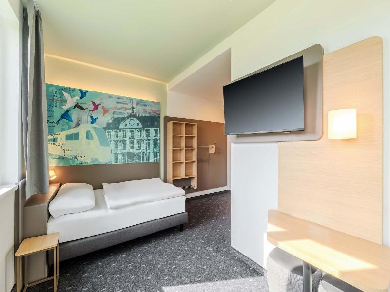B&B HOTEL Offenburg-HBF — exterior view