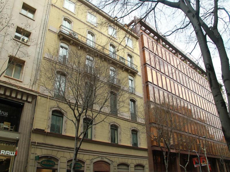 No Limit Hostel Central image