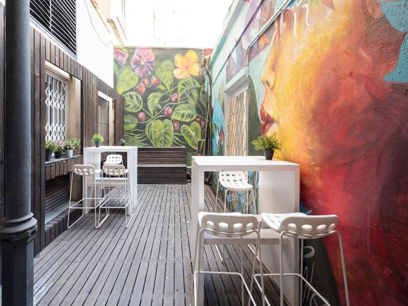 No Limit Hostel Central image