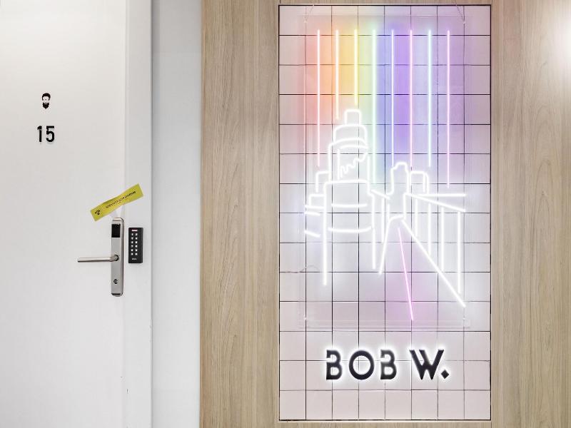 Bob W Chueca image