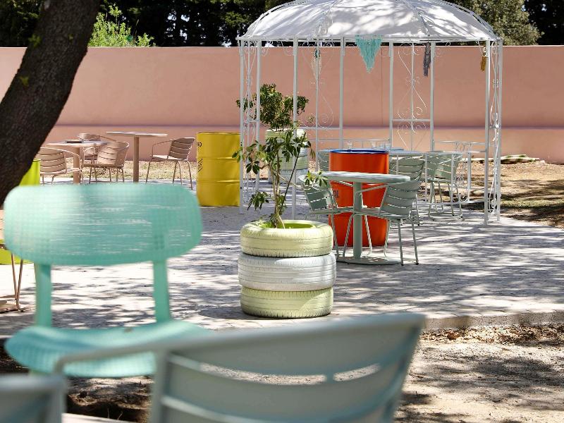 ibis Styles Pont du Gard Route d'Avignon image