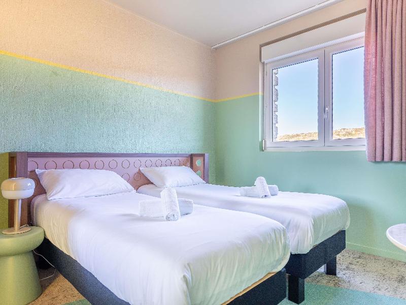 ibis Styles Pont du Gard Route d'Avignon image