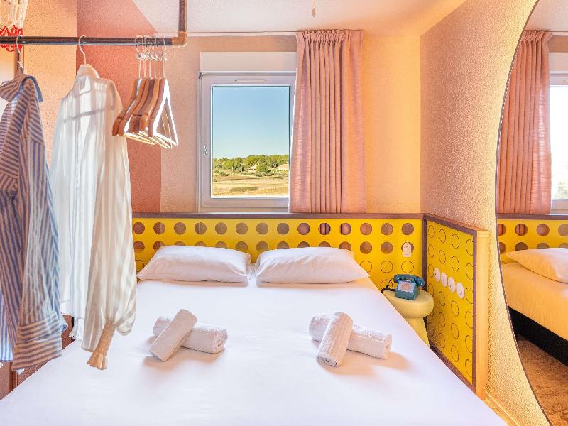 ibis Styles Pont du Gard Route d'Avignon image