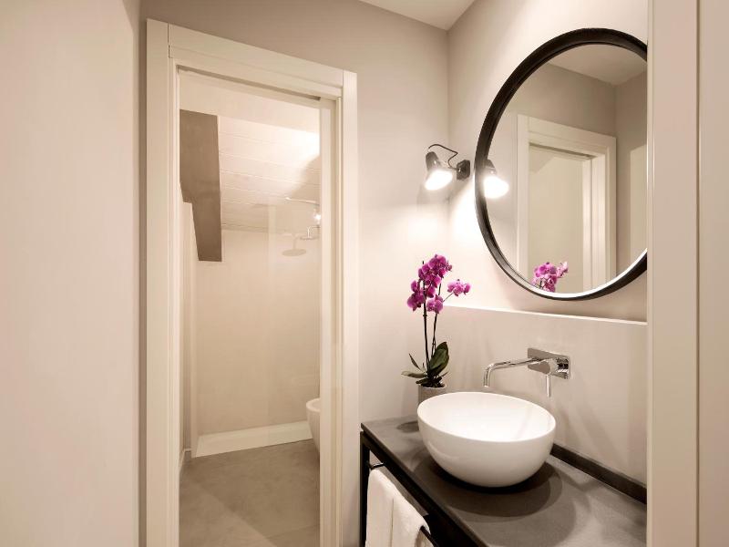 Opera35 Boutique Hotel image