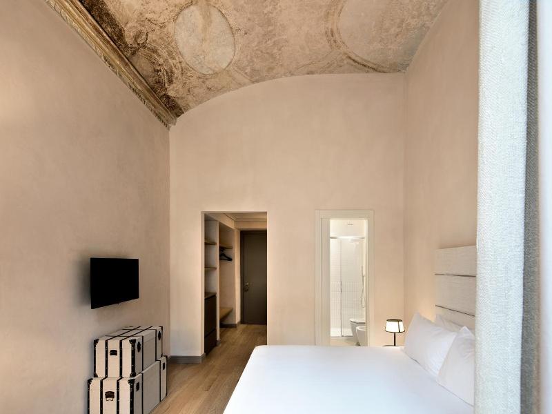 Opera35 Boutique Hotel image
