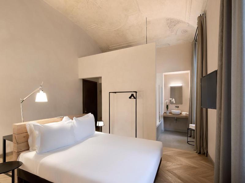 Opera35 Boutique Hotel image