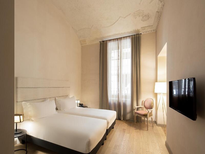 Opera35 Boutique Hotel image