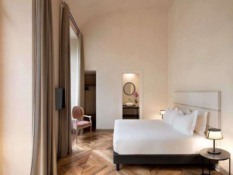 Opera35 Boutique Hotel image