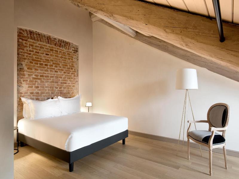 Opera35 Boutique Hotel image