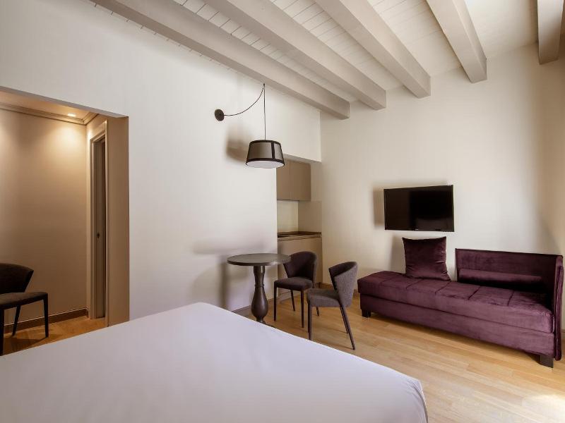Opera35 Boutique Hotel image