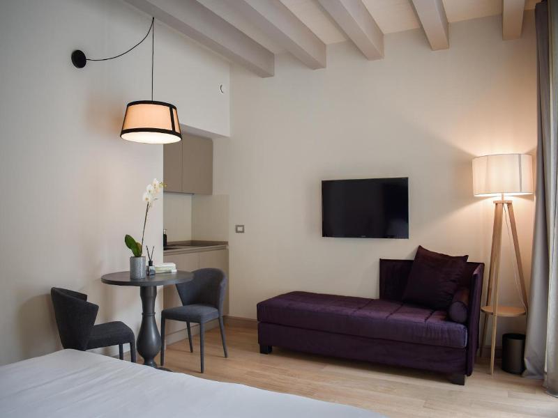Opera35 Boutique Hotel image
