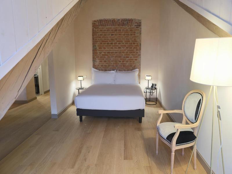 Opera35 Boutique Hotel image