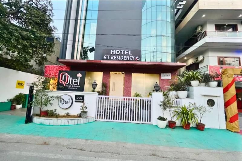 Qotel Hotel At Residency Kaushambi image