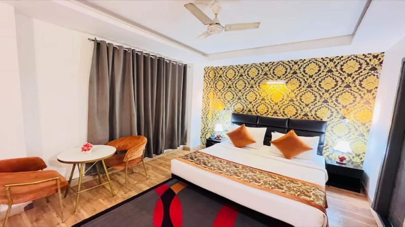 Qotel Hotel At Residency Kaushambi image