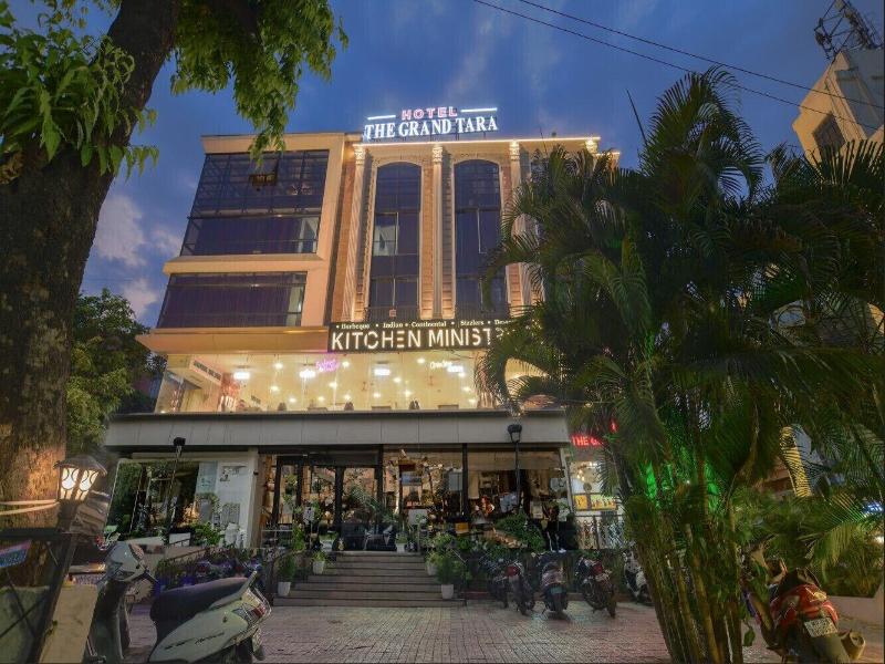 Hotel The Grand Tara — exterior view