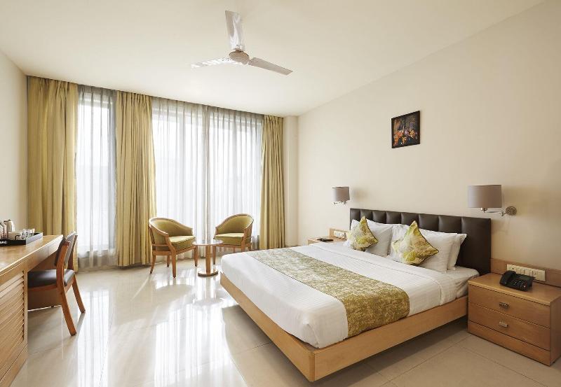Monday Hotels Mahape image