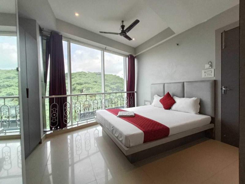 Hotel Divine View image