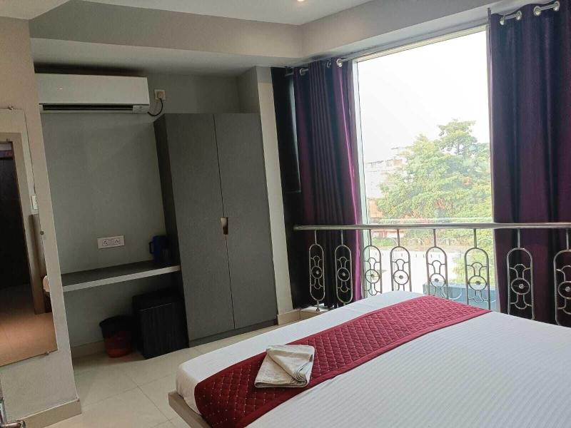 Hotel Divine View image