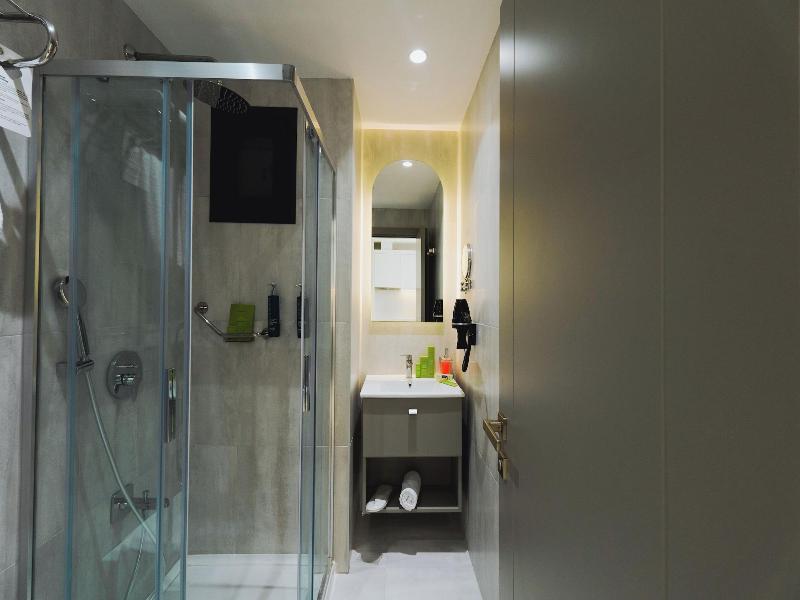 Stillo Business Hotel image