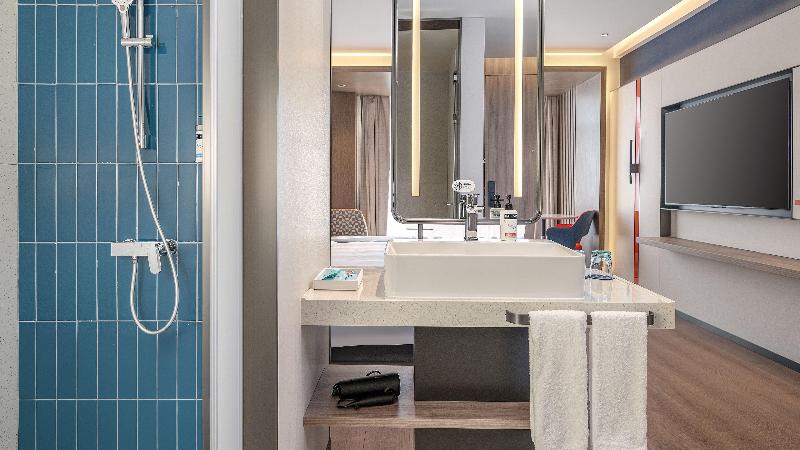 Holiday Inn Express Chenzhou Suxian image