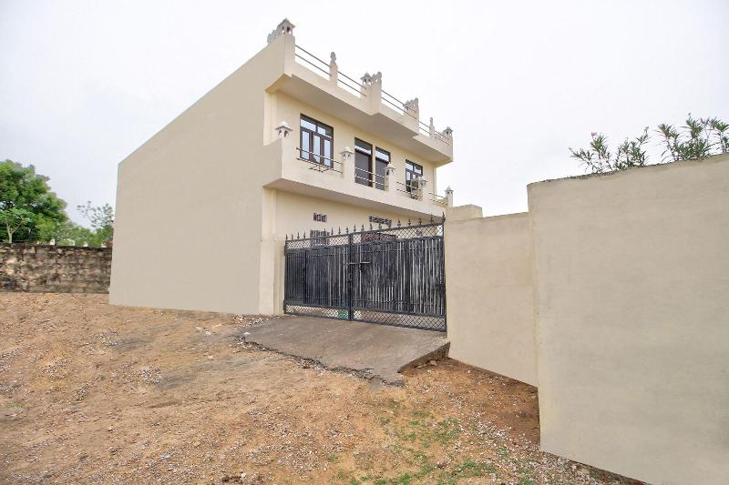Spot On 40724 Kukas Guest House image