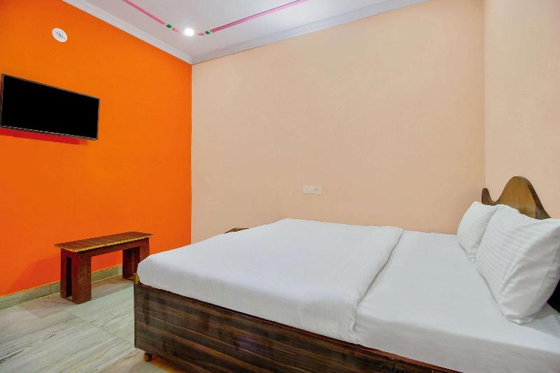 Spot On 40724 Kukas Guest House image