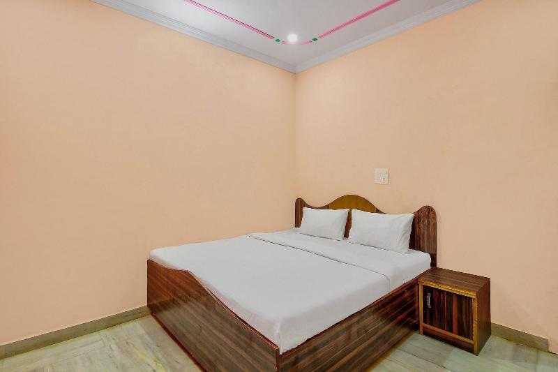 Spot On 40724 Kukas Guest House image