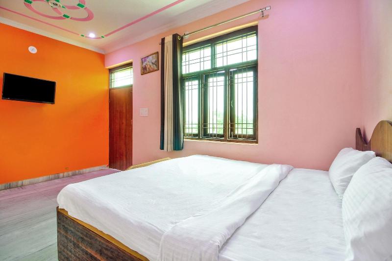 Spot On 40724 Kukas Guest House image