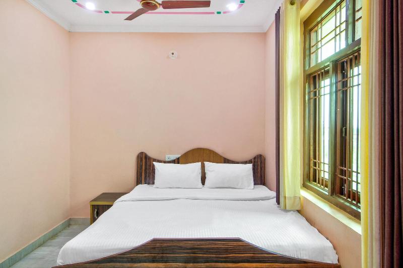 Spot On 40724 Kukas Guest House image