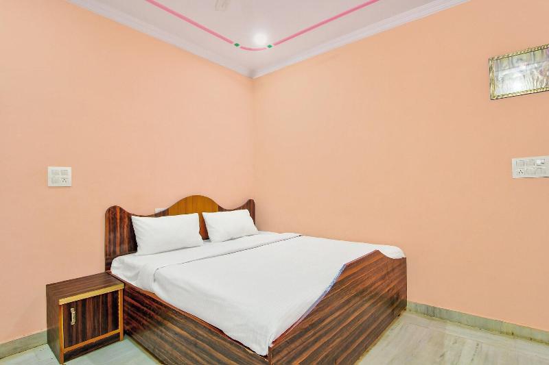 Spot On 40724 Kukas Guest House image