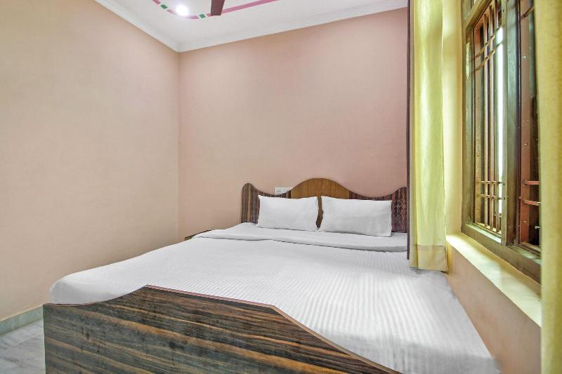 Spot On 40724 Kukas Guest House image